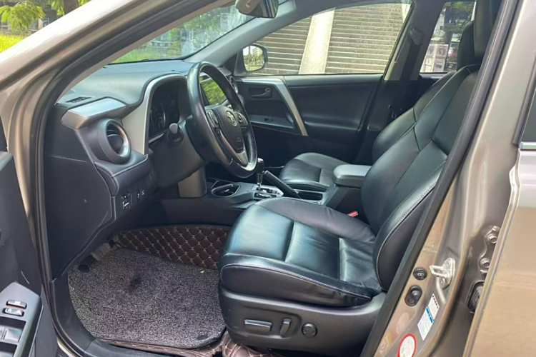 Toyota RAV4 (Imported) 2018 #9 Toyota RAV4 (Imported) 2018 immagine di auto #9