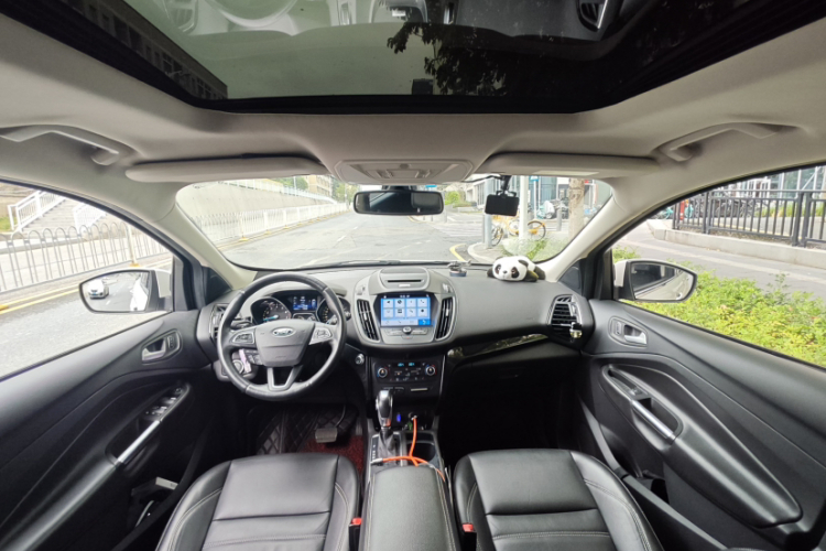 Ford Kuga 2017 #9 Ford Kuga 2017 car image #9