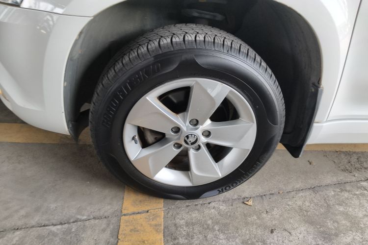 Skoda Yeti 2018 car image #9