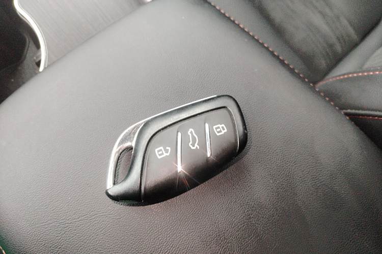 Roewe D5X DMH 2024 image de voiture #9