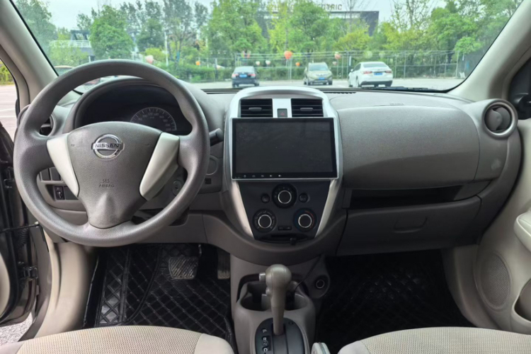 Nissan Sunny 2017 car image #9