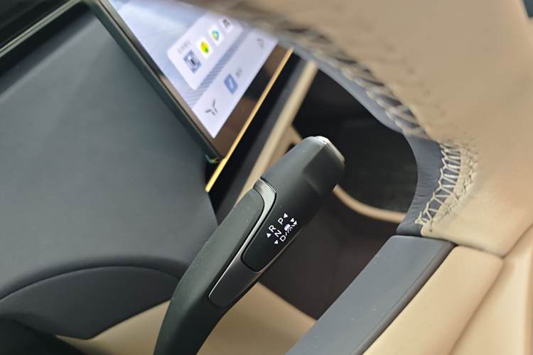 HongQi TianGong 06 صورة سيارة #9