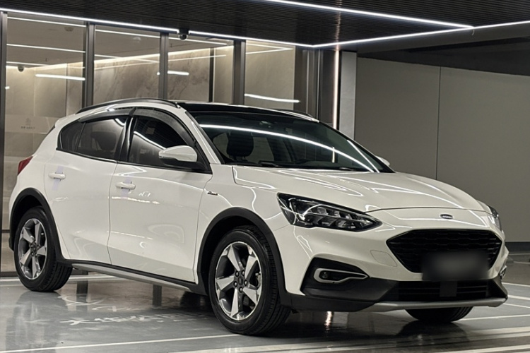 Ford Focus Active 2021 صورة سيارة #9