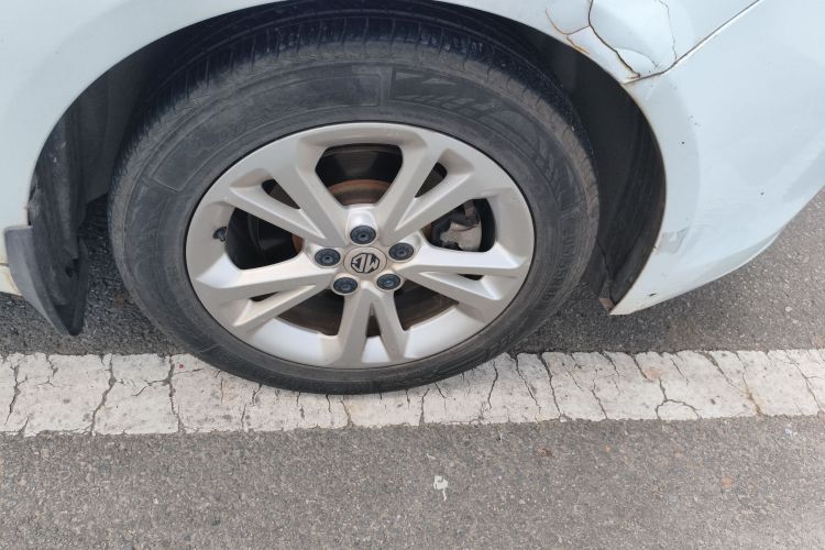 MG GT 2016 car image #9