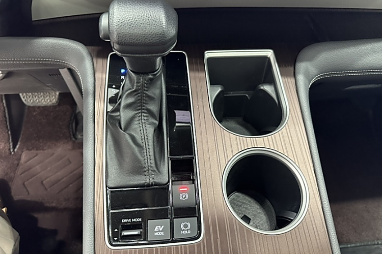 Toyota Granvia 2023 #9 Toyota Granvia 2023 immagine di auto #9