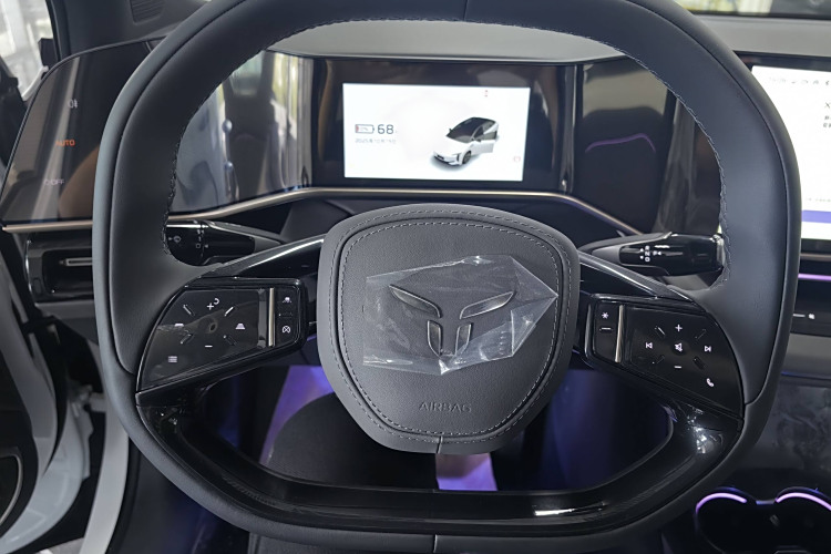 HongQi EH7 car image #9