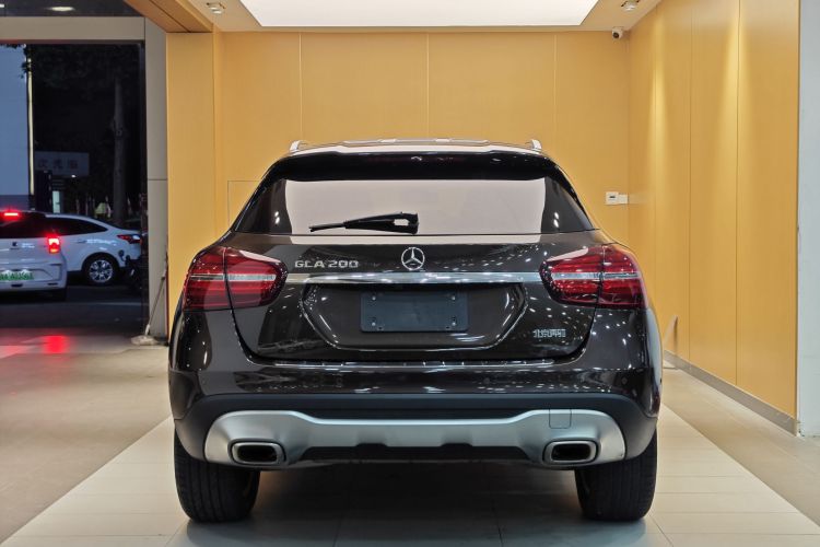 Mercedes-Benz GLA Class 2018 immagine di auto #9