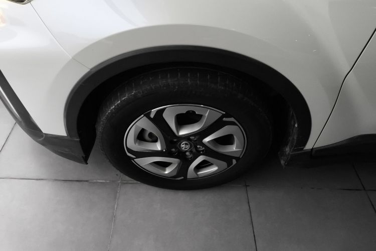 Toyota C-HR EV 2021 immagine di auto #9