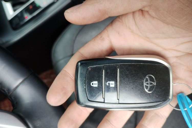 Toyota Highlander (Imported) 2016 car image #9