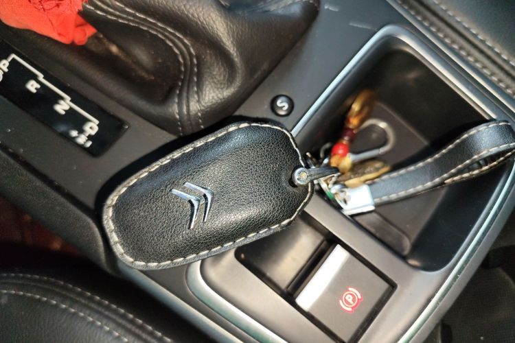 雪铁龙 雪铁龙C4L 2017 汽车图片 #9