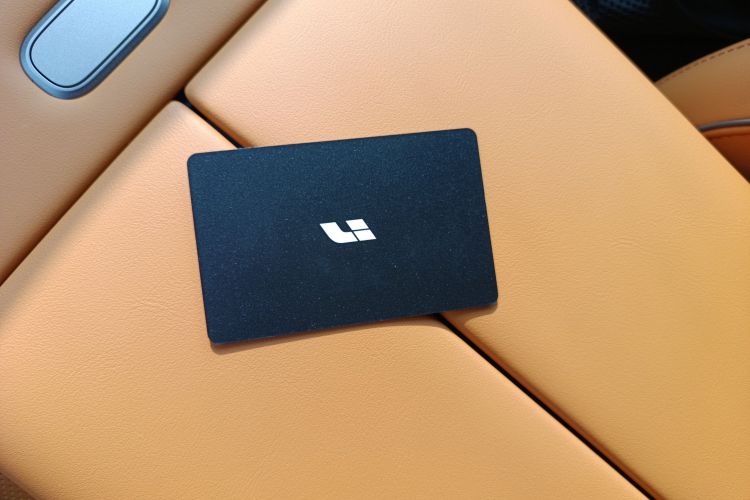 Li i8 2025 image de voiture #9