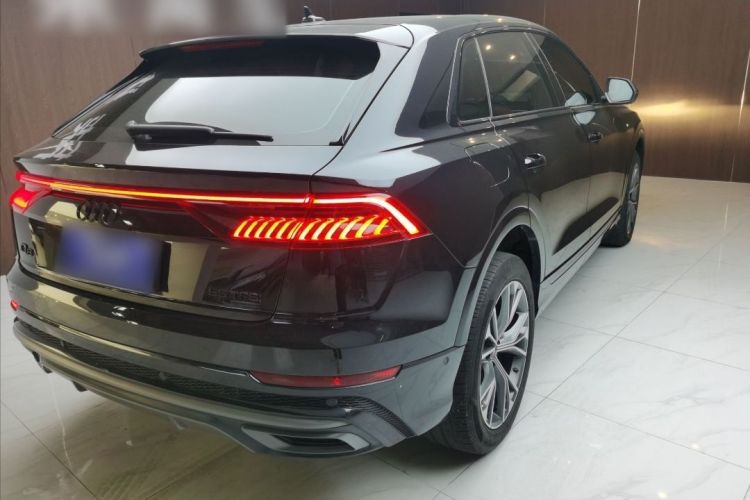 Audi Q8 2021 image de voiture #9