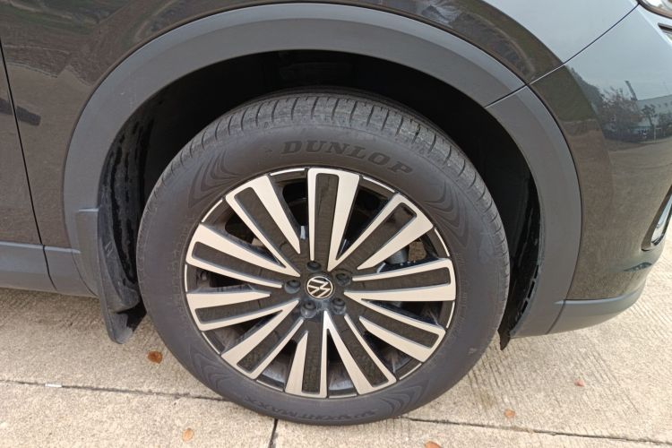 Volkswagen Tavendor 2024 car image #9