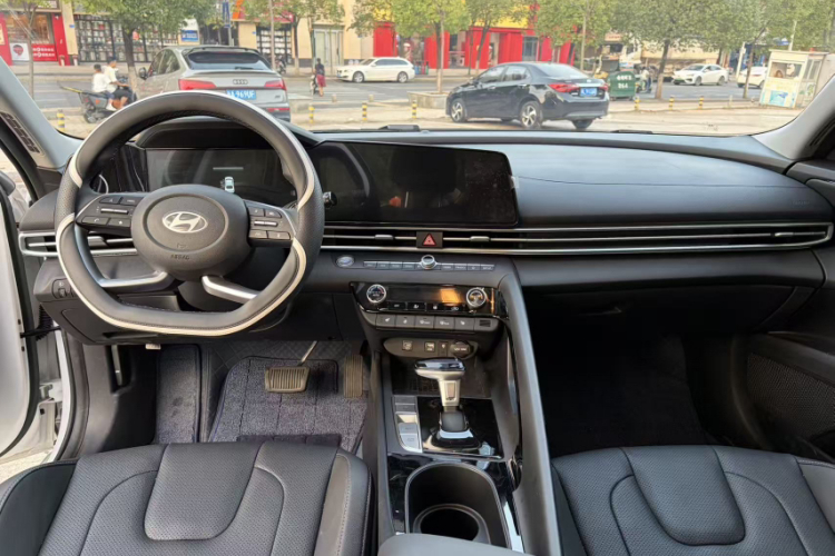 Hyundai Elantra EV 2024 car image #9