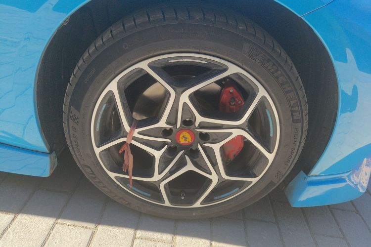 哪吒汽车 哪吒GT 2024 汽车图片 #9