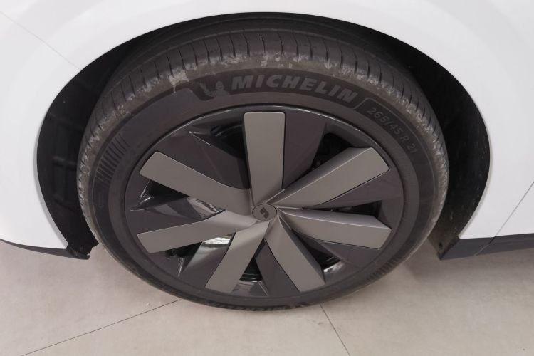 理想汽车 理想i6 2025 汽车图片 #9