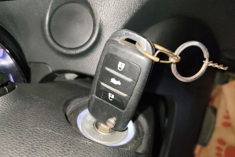 Changan CS15 EV 2017 car image #9