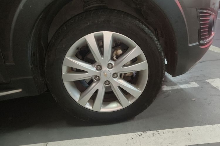 Chevrolet Captiva (Imported) 2015 car image #9