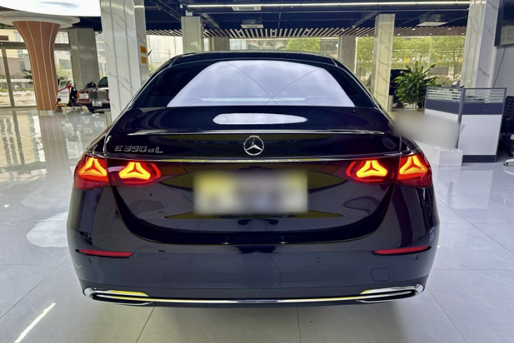 Mercedes-Benz E Class New Energy 2024 car image #9