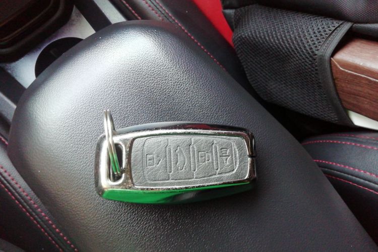 Haval H2s 2018 #9 Haval H2s 2018 car image #9