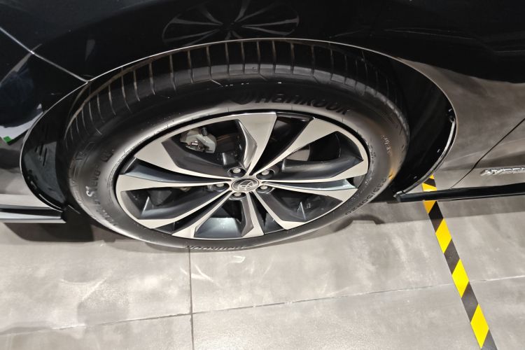 Toyota Granvia 2023 immagine di auto #9