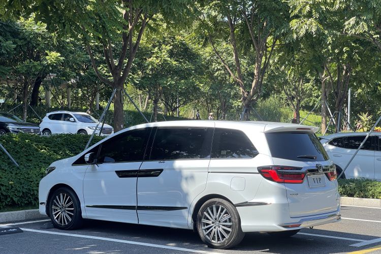 Honda Elysion 2025 car image #9