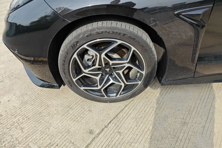 哪吒汽车 哪吒GT 2023 汽车图片 #9