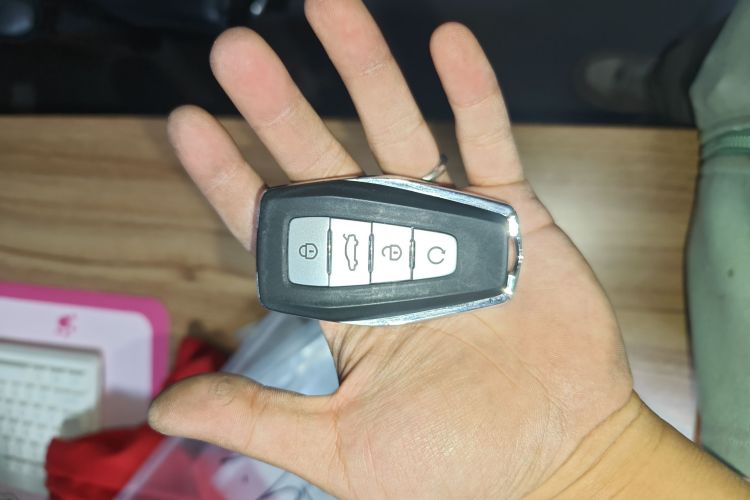 GEELY Monjaro EREV 2023 #9 GEELY Monjaro EREV 2023 car image #9