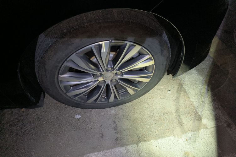 HongQi E-QM5 2023 #9 HongQi E-QM5 2023 car image #9