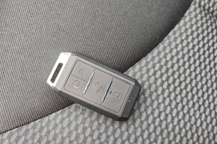 BYD e1 2019 car image #9