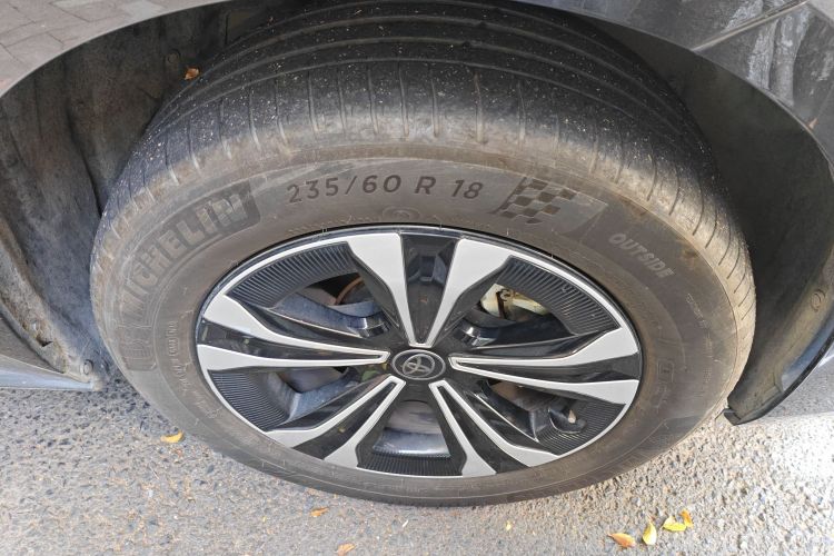 Toyota bZ4X 2023 immagine di auto #9