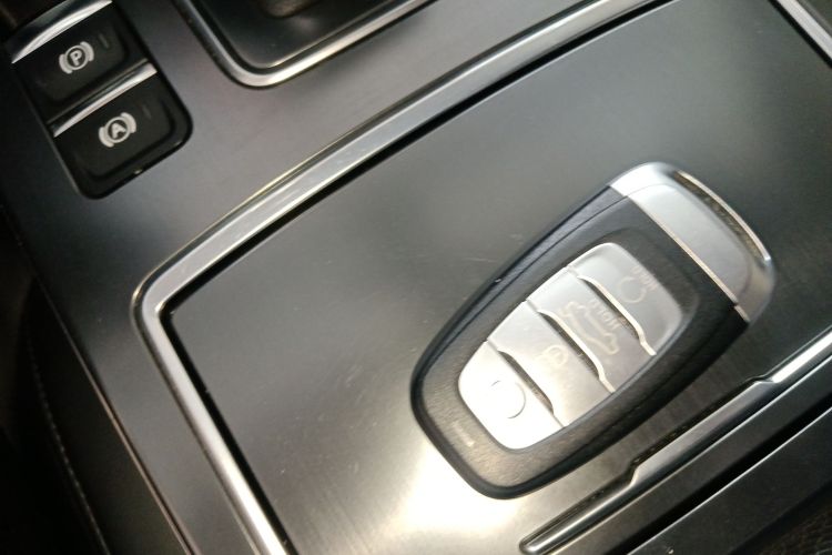 HongQi H5 2022 car image #9