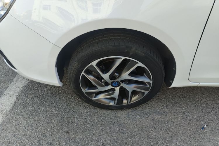 BYD Qin New Energy 2018 car image #9