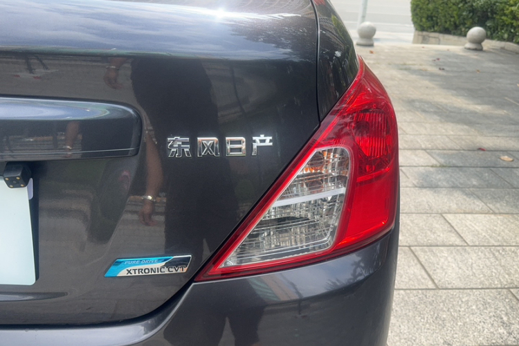 Nissan Sunny 2017 car image #9