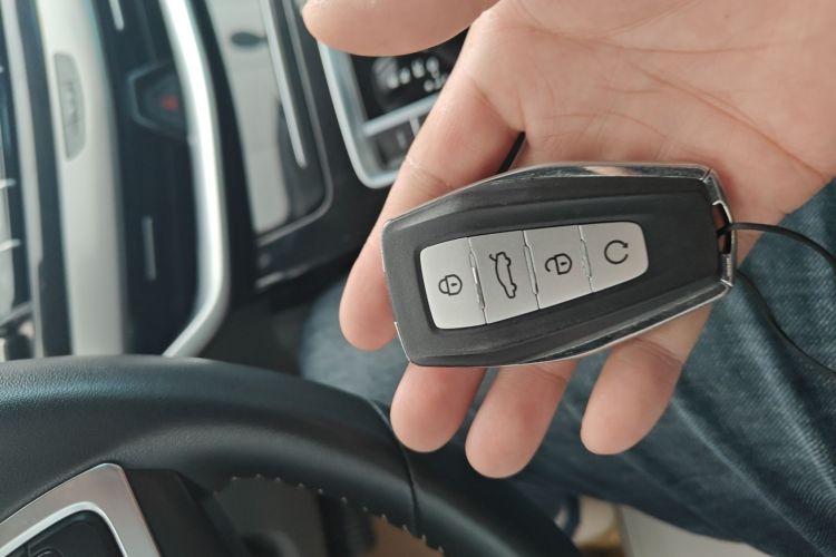 GEELY JiaJi New Energy 2021 car image #9