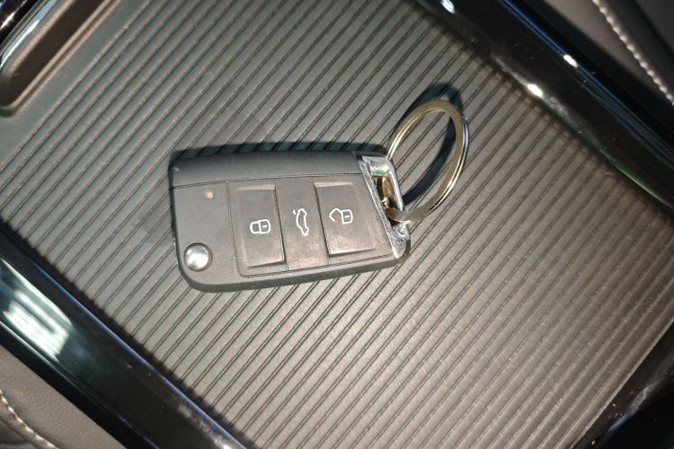 Volkswagen Passat New Energy 2025 #9 Volkswagen Passat New Energy 2025 car image #9