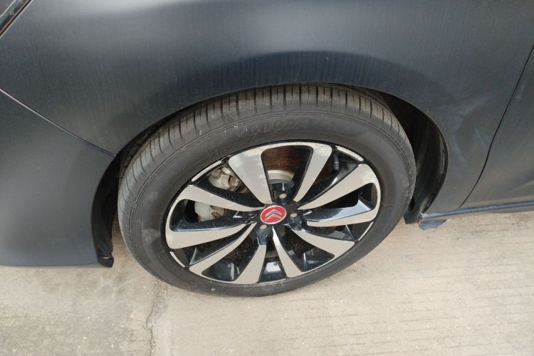 Citroen C4L 2017 image de voiture #9