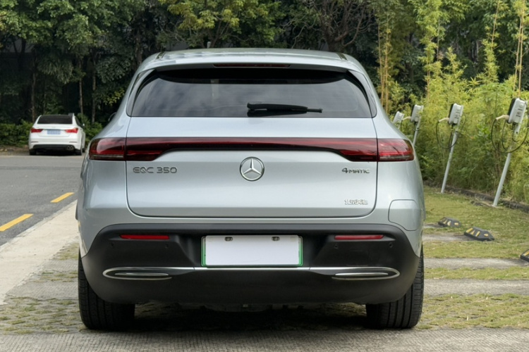 Mercedes-Benz EQC Class 2022 car image #9