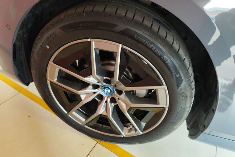 BMW i5 M60 2024 #9 BMW i5 M60 2024 car image #9