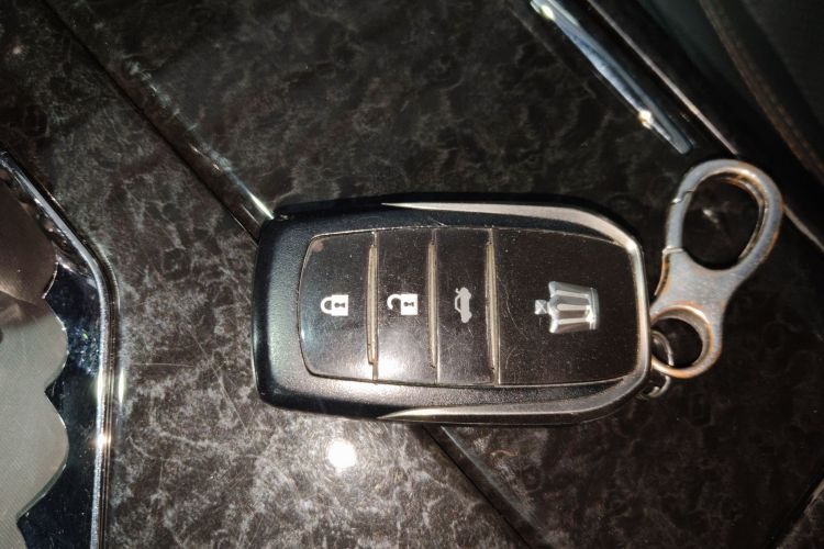 丰田 皇冠 2019 汽车图片 #9