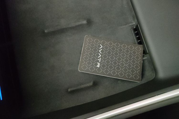 Avatr 11 2022 car image #9