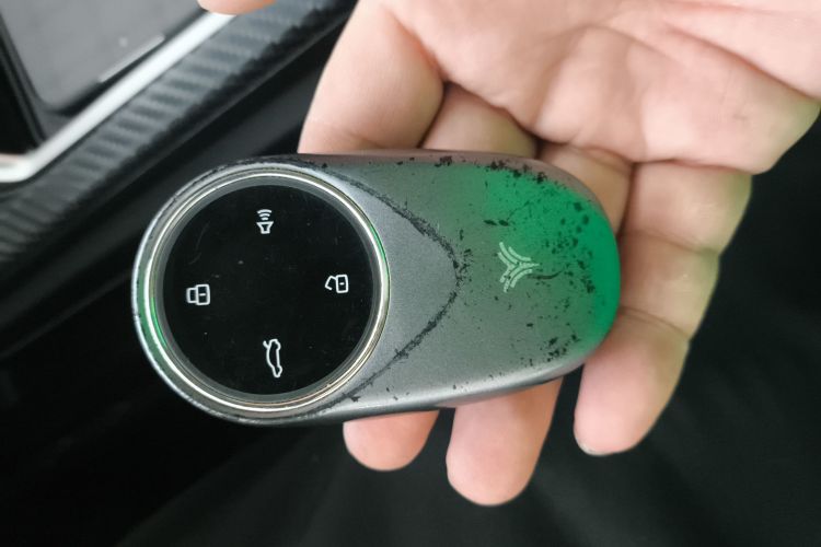 哪吒汽车 哪吒GT 2023 汽车图片 #9