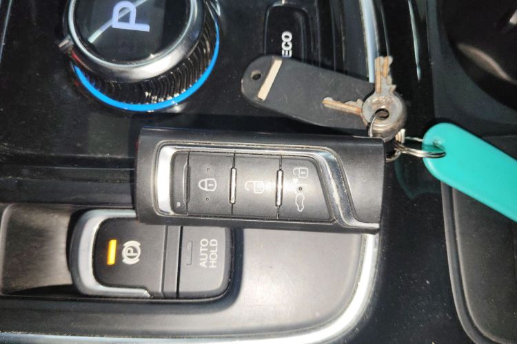 GAC ix4 2018 #9 GAC ix4 2018 car image #9