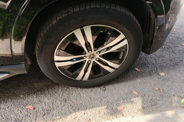 Mercedes-Benz GLE Class New Energy 2023 car image #9