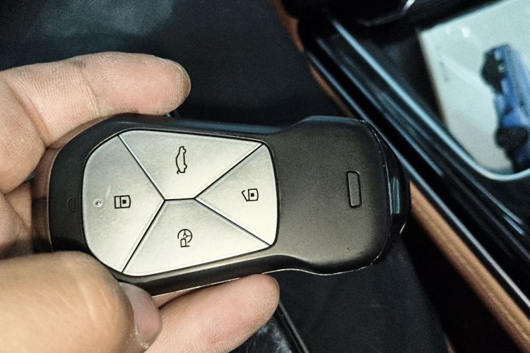 Xpeng P5 2023 #9 Xpeng P5 2023 car image #9