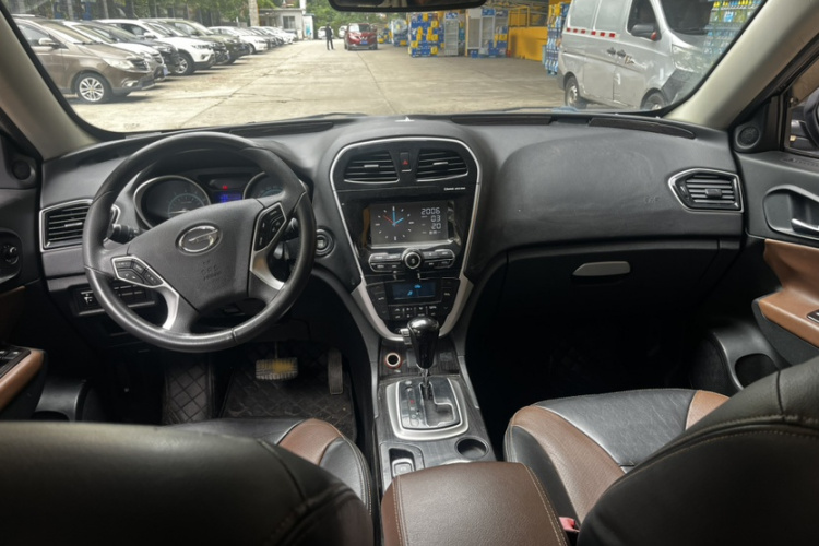 GAC Trumpchi GS5 Super 2015 car image #9