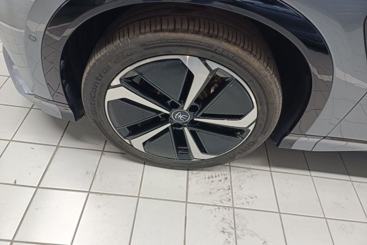 BYD SongL EV 2025 car image #9