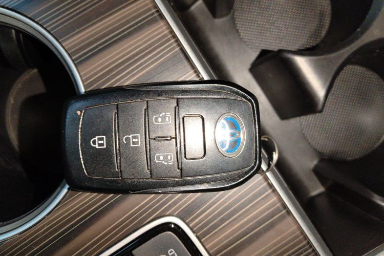 Toyota Granvia 2022 immagine di auto #9