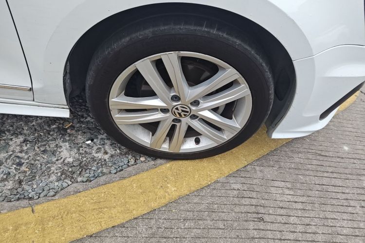 Volkswagen Sagitar 2018 immagine di auto #9