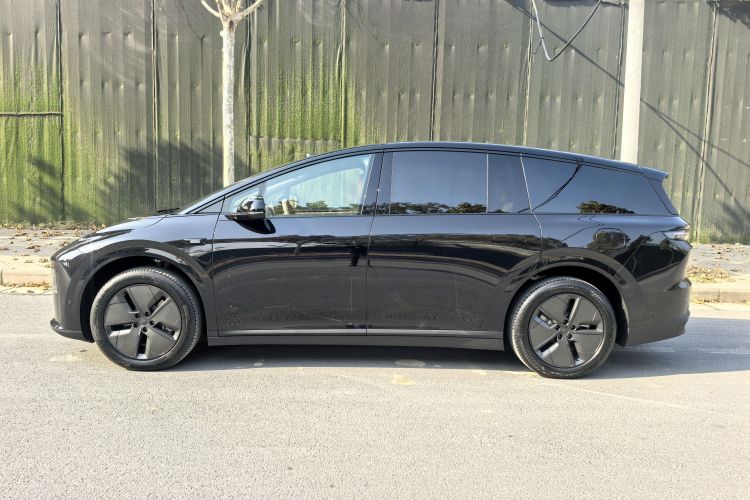 Li i8 2025 изображение автомобиля #9